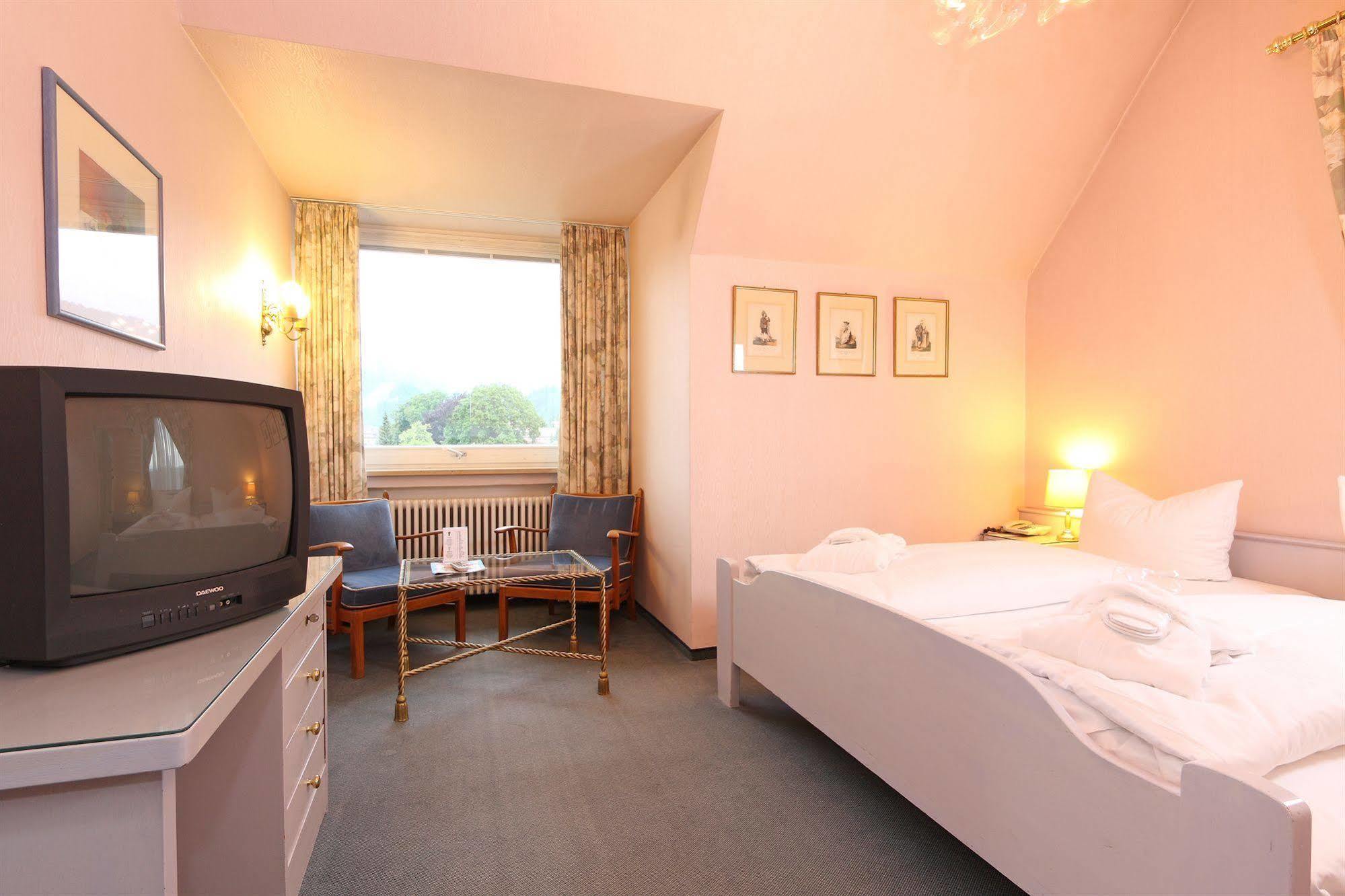 Wittelsbacher Hof Swiss Quality Hotel Garmisch-Partenkirchen Rum bild